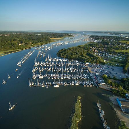 Mercury Yacht Harbour And Holiday Park Bursledon Dış mekan fotoğraf